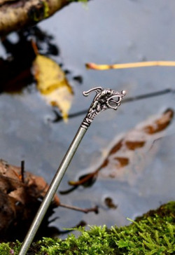 Dragon head pin from Hedeby