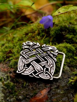 Celticdogs buckle in nature