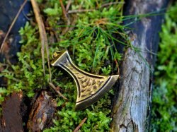 Viking Axe pendant in nature