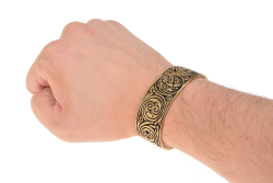 Keltischer Armreif - Am Arm