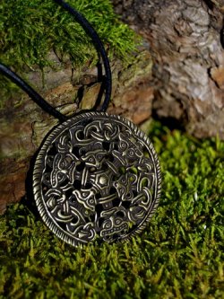 Wikinger-Amulett im Borrestil