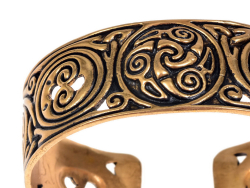 Armreif mit keltischen Spiralen