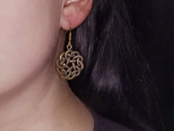 Keltische Ohrringe - getragen