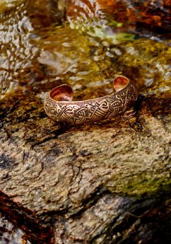 Iro-celtic medieval Bangle