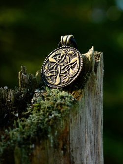 Celtic pendant with wild hunt