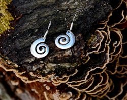 Spiral earrings in use