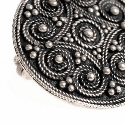 Filigree Viking disc brooch - detail