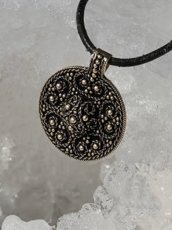 Viking granulation disc pendant