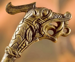 Original dragon head pin