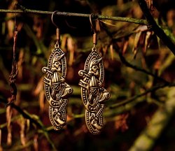 Earings in irish celtic style