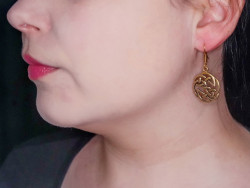 Keltische Ohrringe - getragen