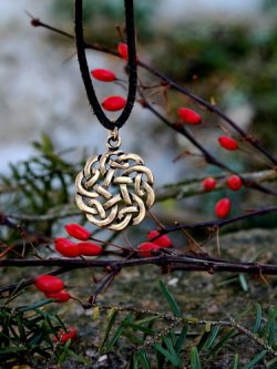 Celtic amulet with knot work motif