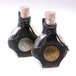 Glass hip flask - Celtic mounts