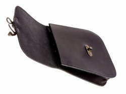 Belt bag with hook closure