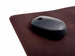 Leather mouse pad - detail