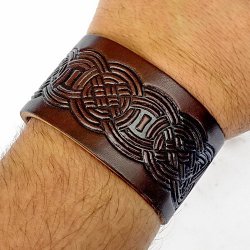 Leather Wristband in 4 cm - Knot work