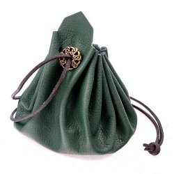 Medieval leather bag - closure