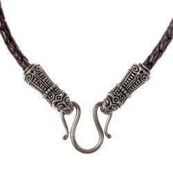 Viking chain with animal ends