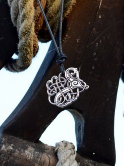 Lindholm Hoeje amulet