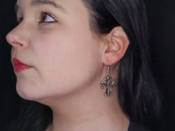 Medieval earring in use