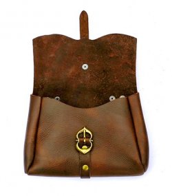 Medieval belt purse inside