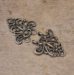 Fastening hook - brass coloured