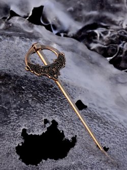 Viking ringed pin replica