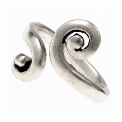 Celtic Finger Ring - silver plated