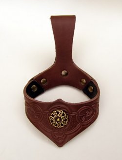 Drinking horn leather holder