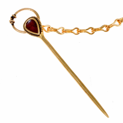 Trumpington pin - chain detail