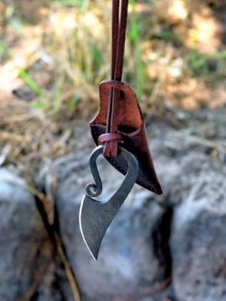 Finger knife in nature