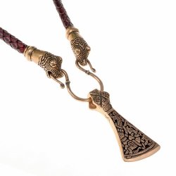 Collier mit Anhnger aus Bronze