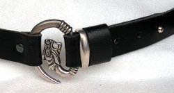 Grtel mit Wolfskopf - Detail