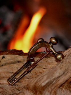 Crossbow fibula replica in nature