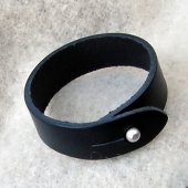 Plain leather bracelet in 2 cm