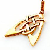 Earring in shape of a celtic arrow